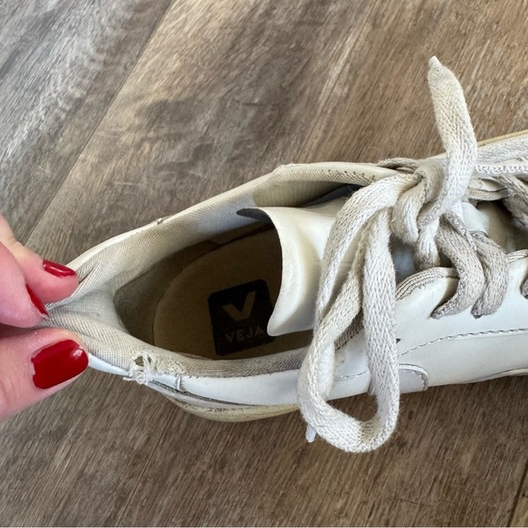 Veja V-90 Low Top Sneaker - Gray & White - EUR Size 39 - Picture 11 of 11